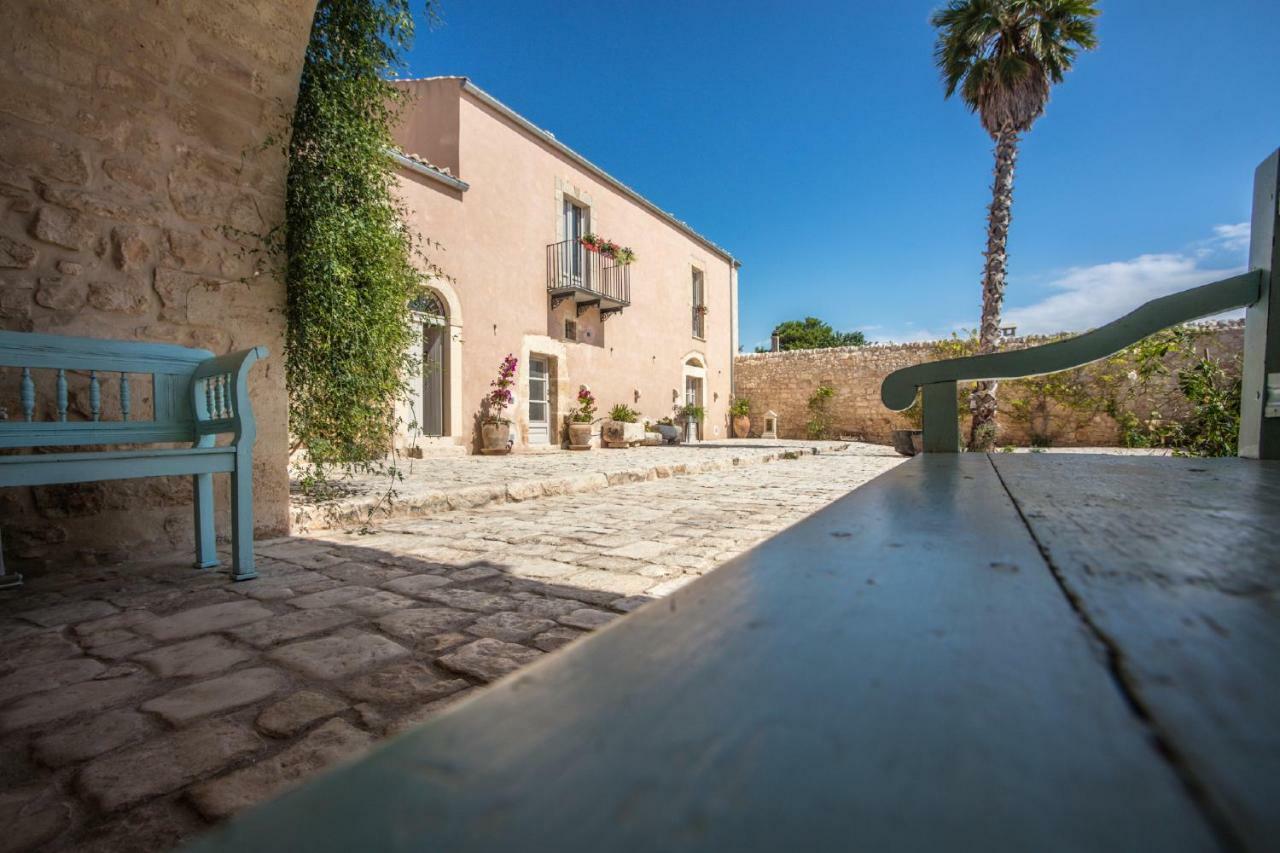 Gasthaus Terre Di Cavalusi Relais Donnafugata Exterior foto