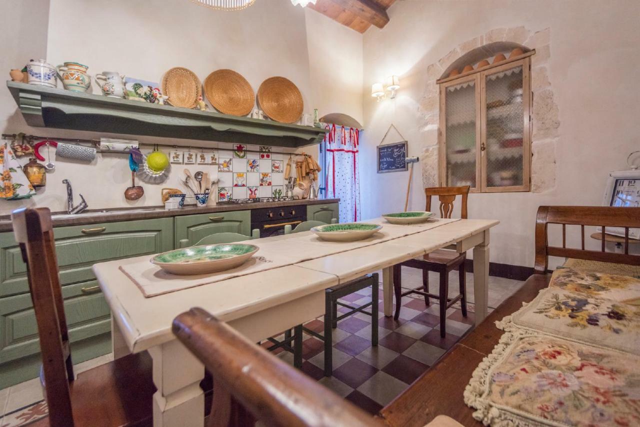 Gasthaus Terre Di Cavalusi Relais Donnafugata Exterior foto