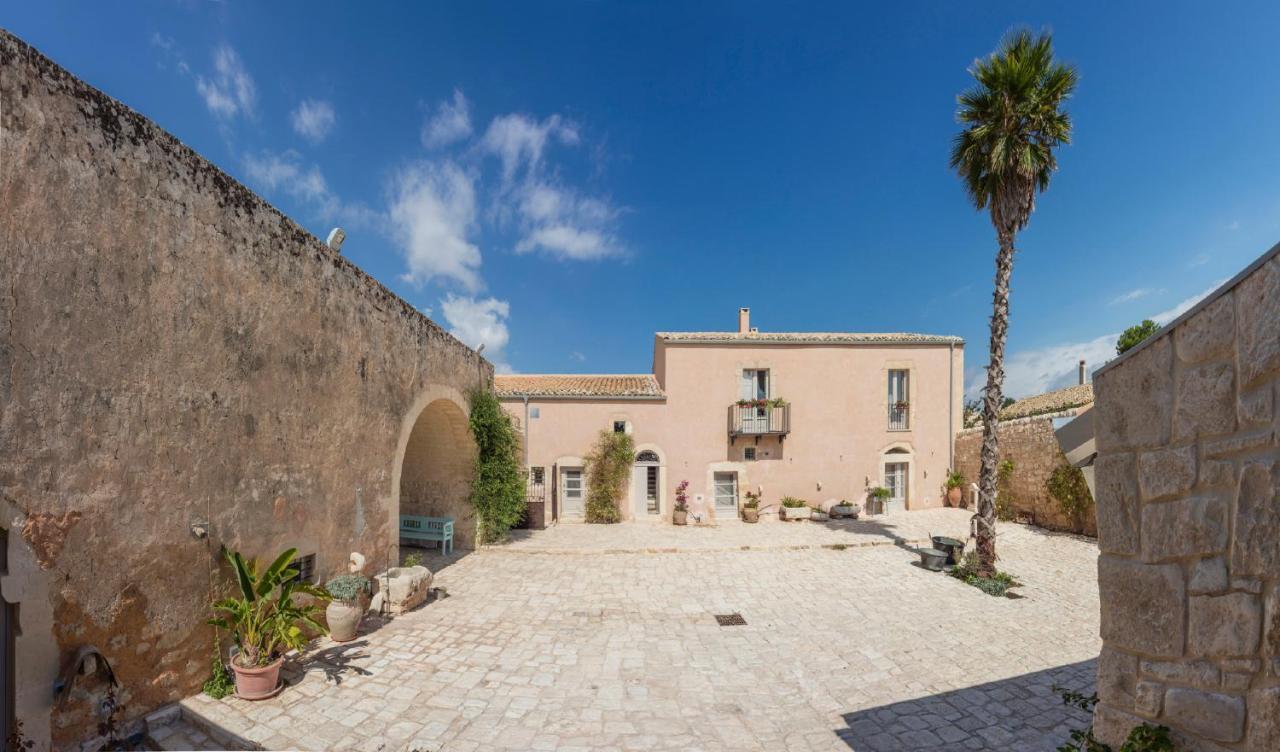 Gasthaus Terre Di Cavalusi Relais Donnafugata Exterior foto